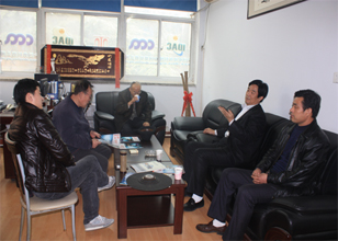 淄博砂輪廠董事長田承營一行來訪中國磨料磨具網(wǎng)
