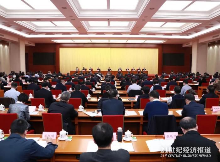 八大任務解讀！工信部：明年壓縮粗鋼產(chǎn)量 提高新能源汽車產(chǎn)業(yè)集中度